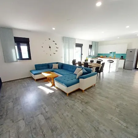 Holiday home In Mit Privatem Pool Vodnjan
