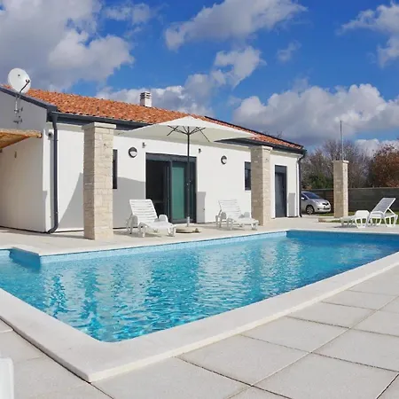 In Mit Privatem Pool Vodnjan